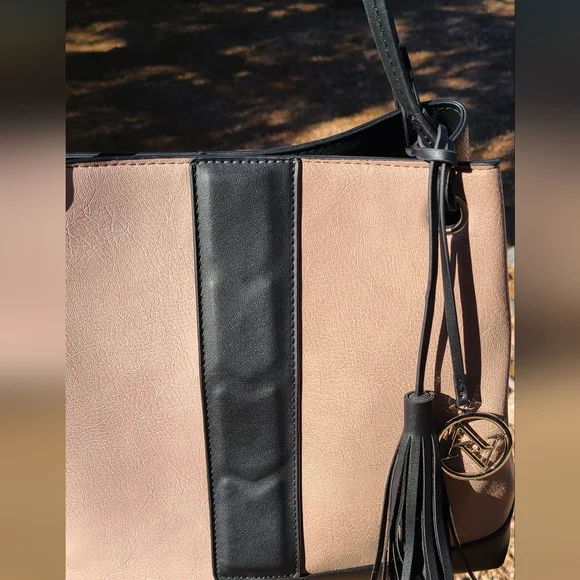 Adrienne Vittadini Tote - Picture 2 of 12